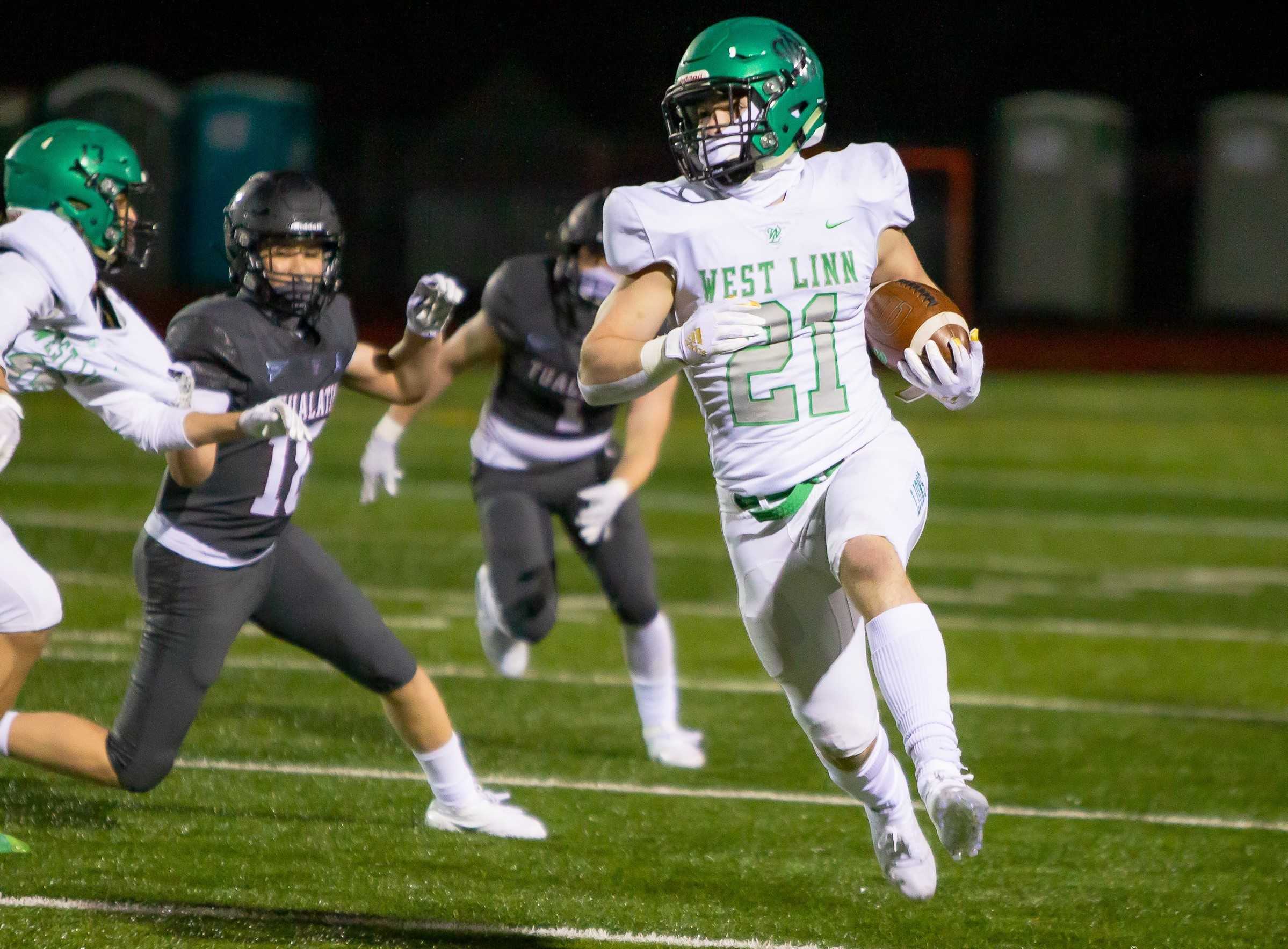 West Linn's Gavin Haines, who plans to walk on at Oregon State, has rushed for six touchdowns. (Photo by Brad Cantor)