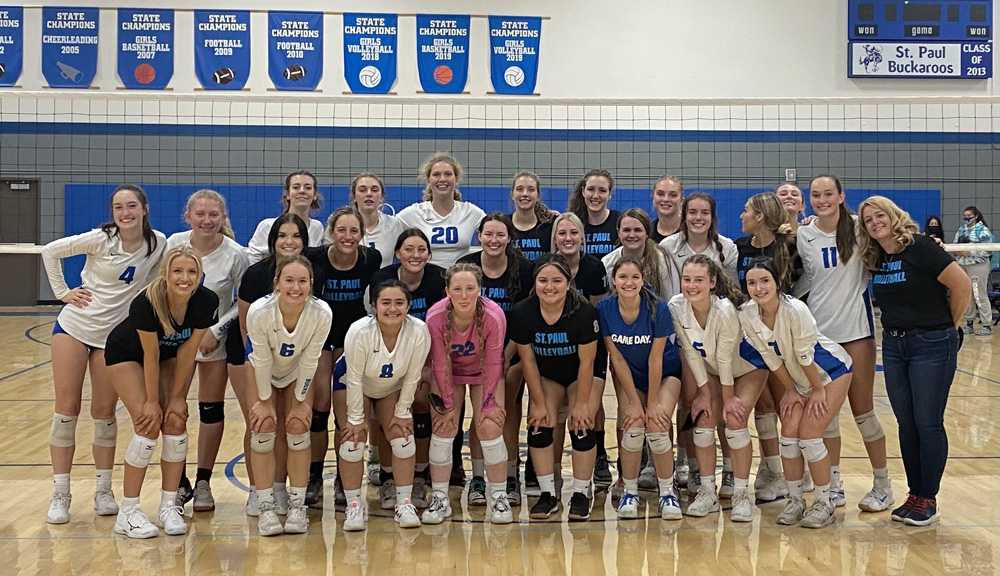 It's all smiles after the St. Paul alumni match, but fierce competition during