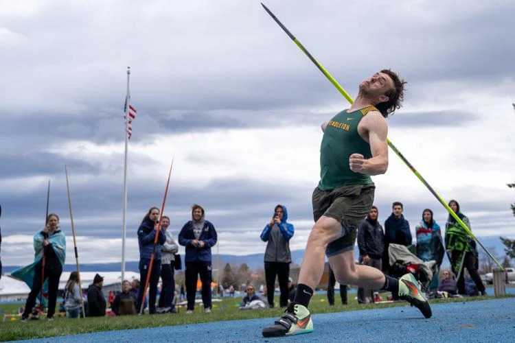 Pendleton's Sam Jennings overcame windy conditions at La Grande to throw a national-best 209-5. (Alex Wittwer/East Oregonian)