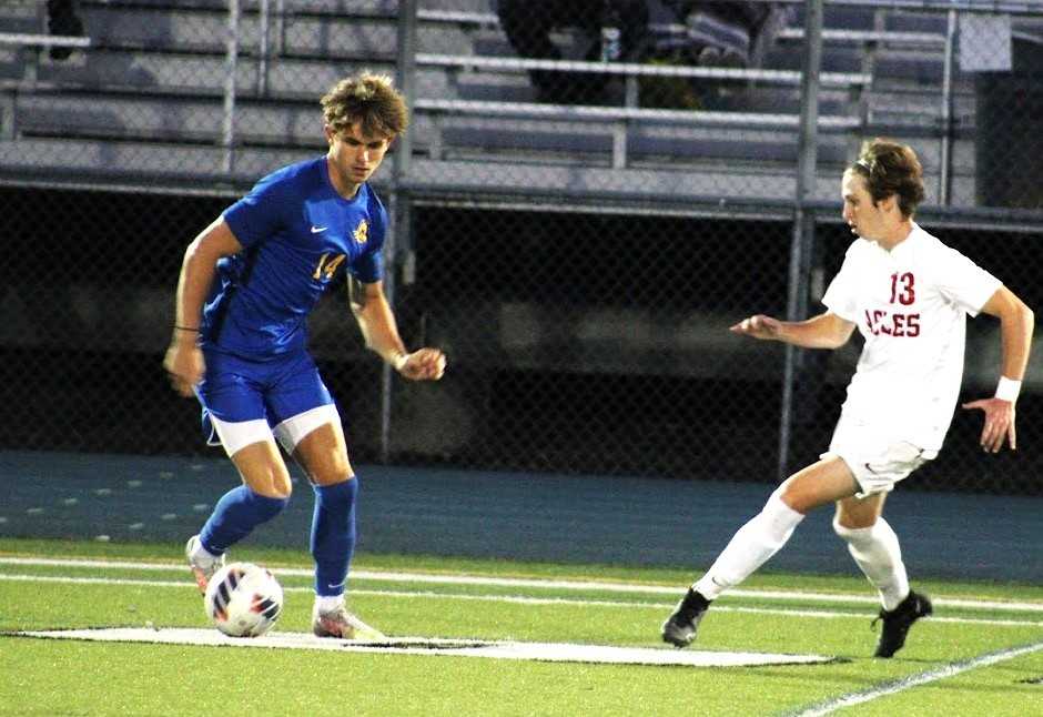 Michael Dunne (14), a home-school student who plays in the Timbers Academy, joined Aloha this season. (Photo by Cheyenne Hicks)