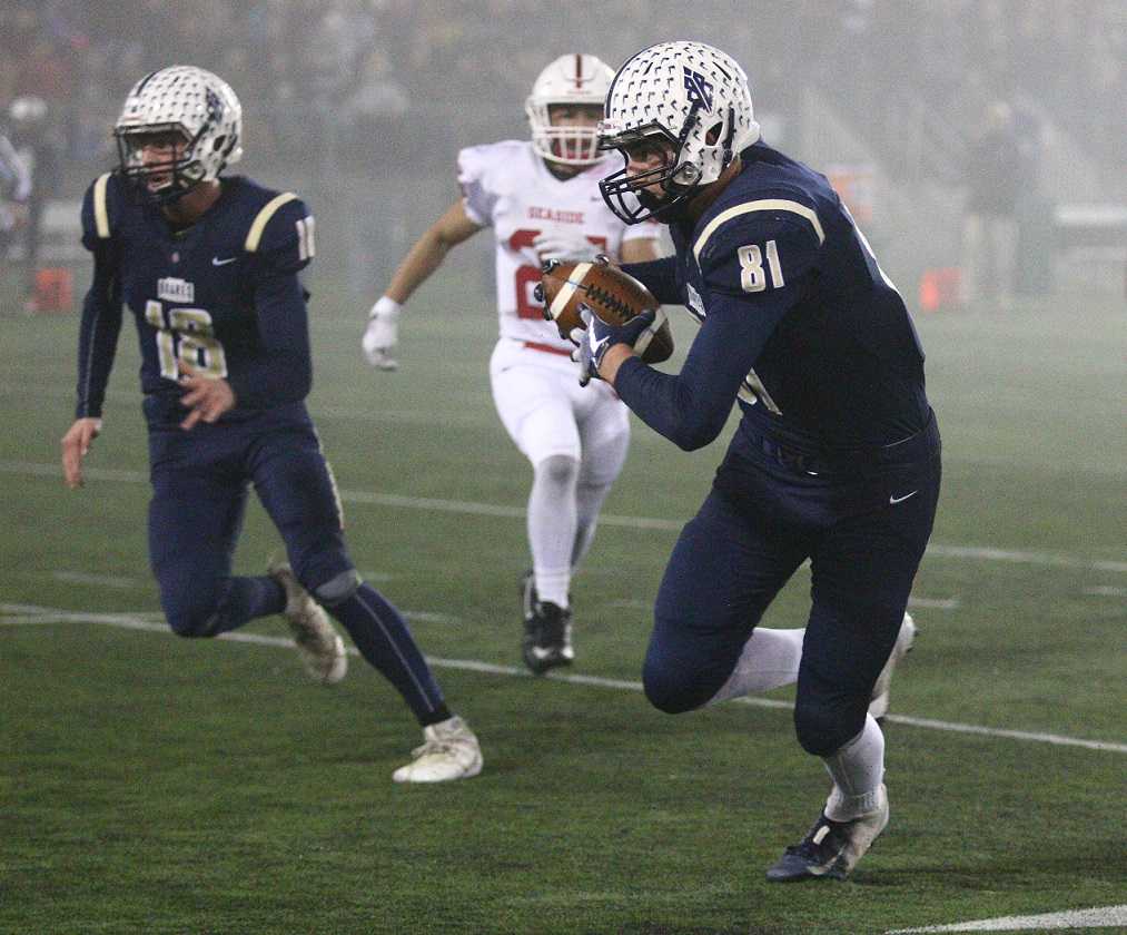 Banks receivers Blake Gobel (81) and Blake Markham (18) each caught a touchdown pass Saturday. (NW Sports Photography)