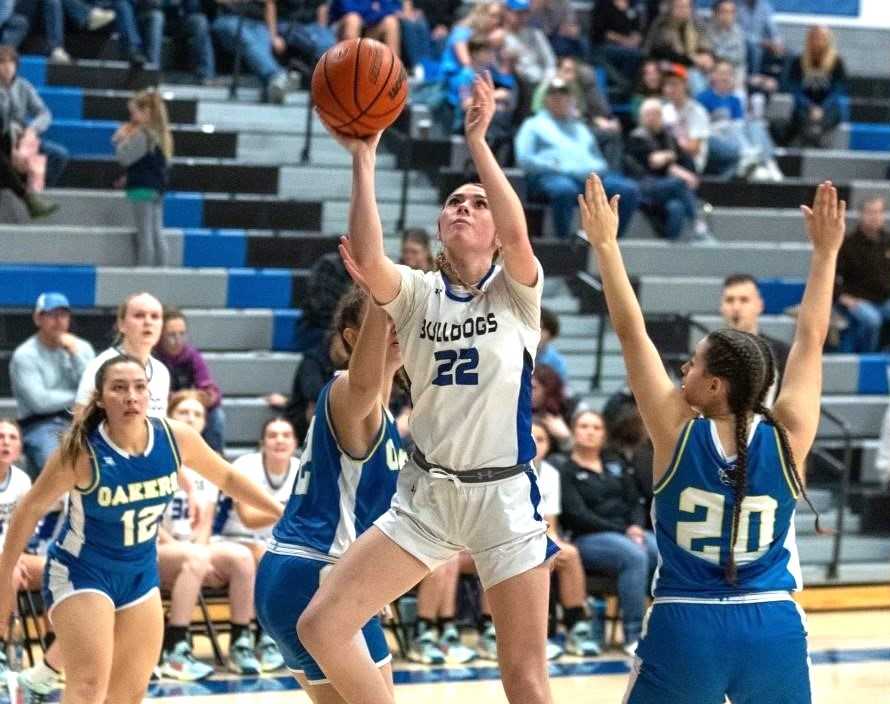 Addyson Clark, a 6-foot junior forward, is averaging a team-high 17 points per game for Sutherlin. (Photo by Rick Murphy)
