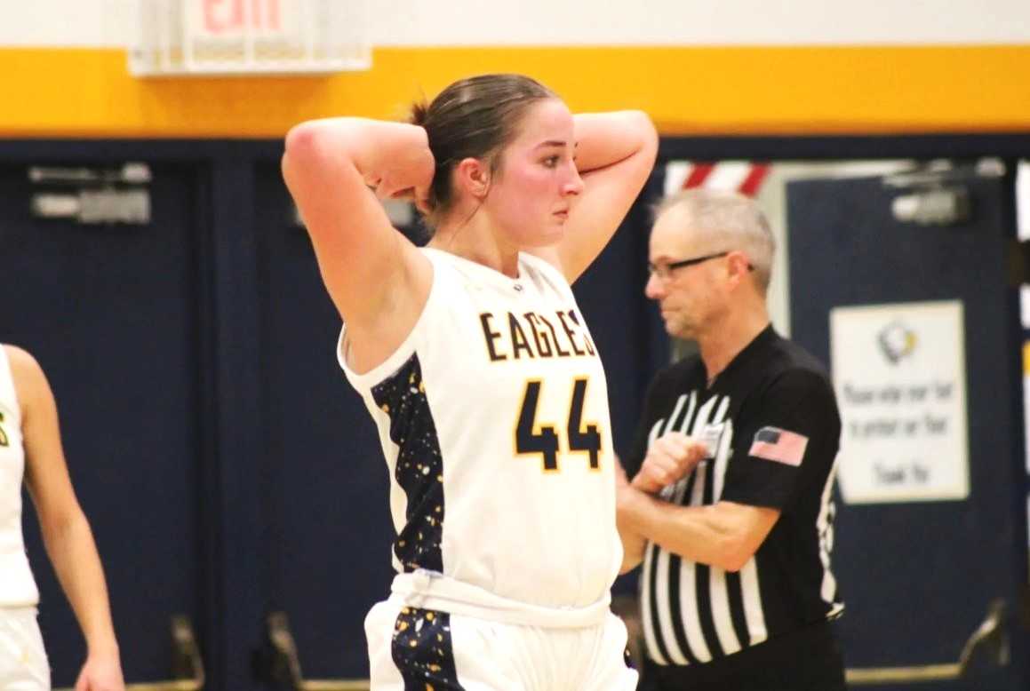 Kenzi Hollenbeck, a 5-foot-8 senior post, is averaging 10 points and seven rebounds for Stayton. (Photo by Jeremy McDonald)