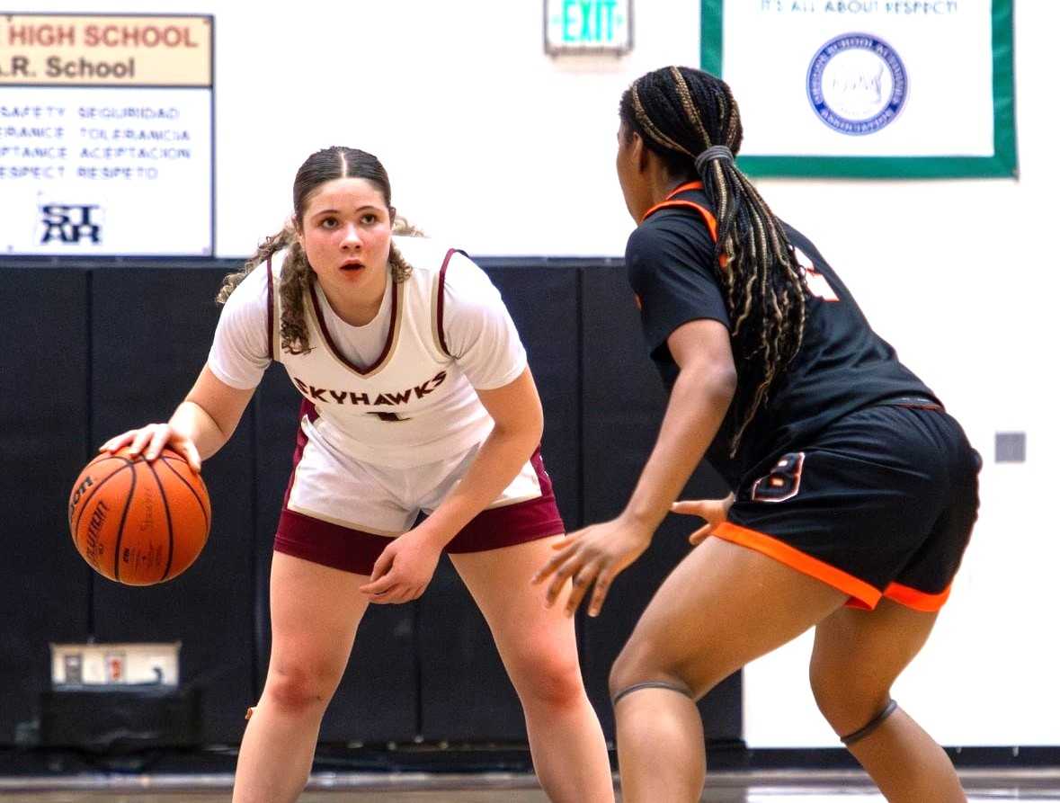 Junior point guard Sara Mangan is averaging a team-high 17.9 points for Metro-leading Southridge. (Photo by Kennedy Morrow)