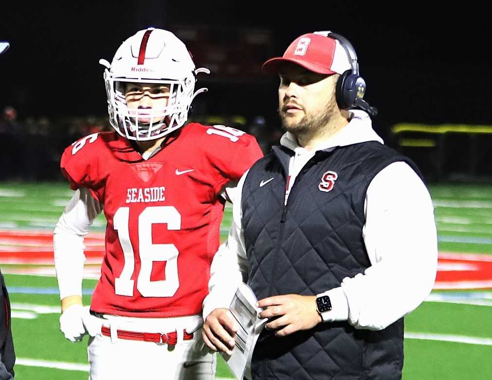 Aaron Tanabe coached Seaside to the Cowapa League title and a 4A semfinal appearance in 2023. (Photo by Jeff TerHar)
