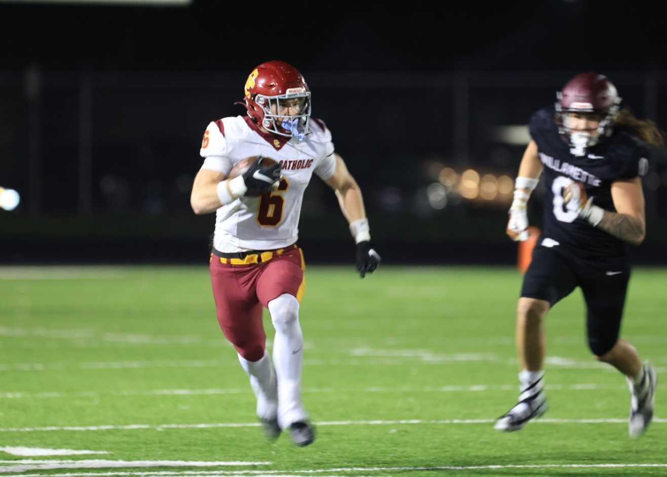 Central Catholic senior Cole Thomas scored three touchdowns to spark a 27-20 win at Willamette. (Photo by Jim Nagae)