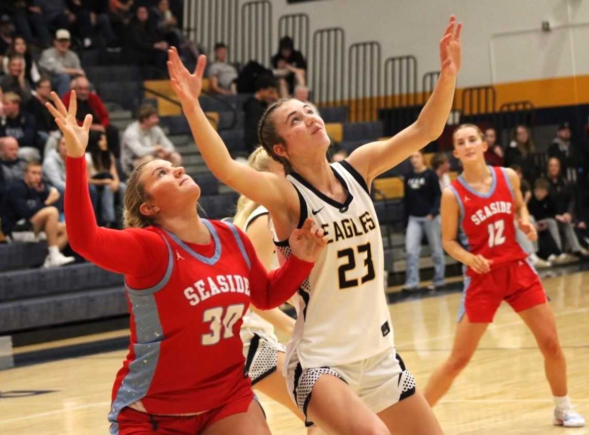 Stayton junior Kathryn Samek (23) is averaging 19.6 points, 9.0 rebounds and 4.0 blocks this season. (Photo by Jeremy McDonald)