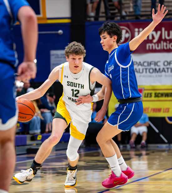South Wasco County senior Jason Hull drives inside against Open Door Christian. (Photo from Elijah Newton)