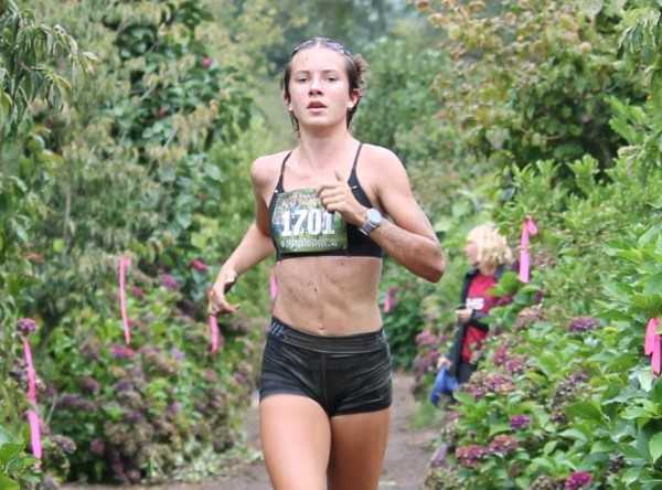 Eva Johnson Hess led South Eugene's domination of the 6A/5A girls division in The Ultimook Race on Saturday. (South Eugene HS)