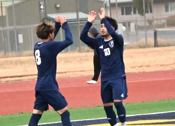 Edwyn Perez (10) and Noah Klampe (8) are among the returning starters for 4A champion Stayton. (Photo by Jeremy McDonald)