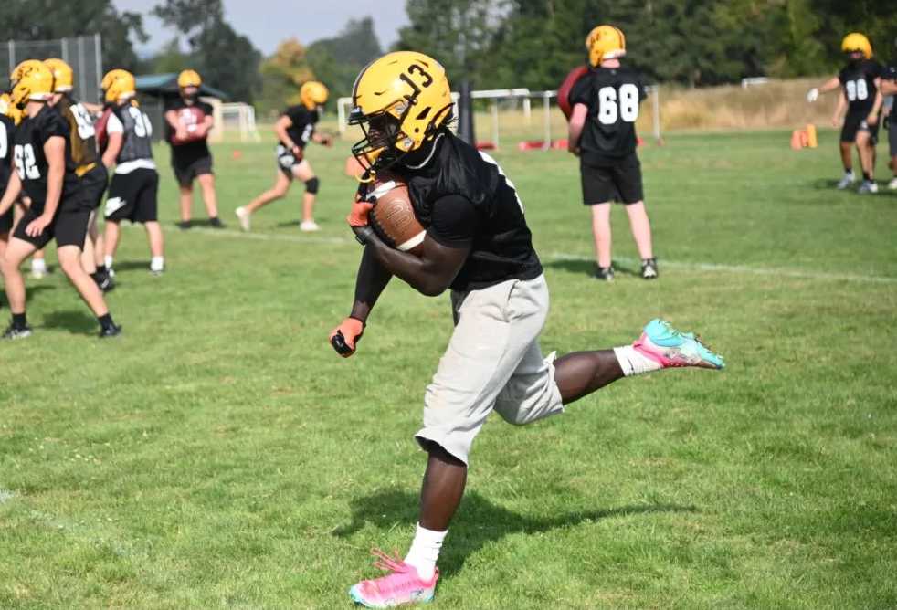 Cascade senior Josiah Hawkins was a two-way 4A first-team selection for last year's state champion. (Photo by Jeremy McDonald)